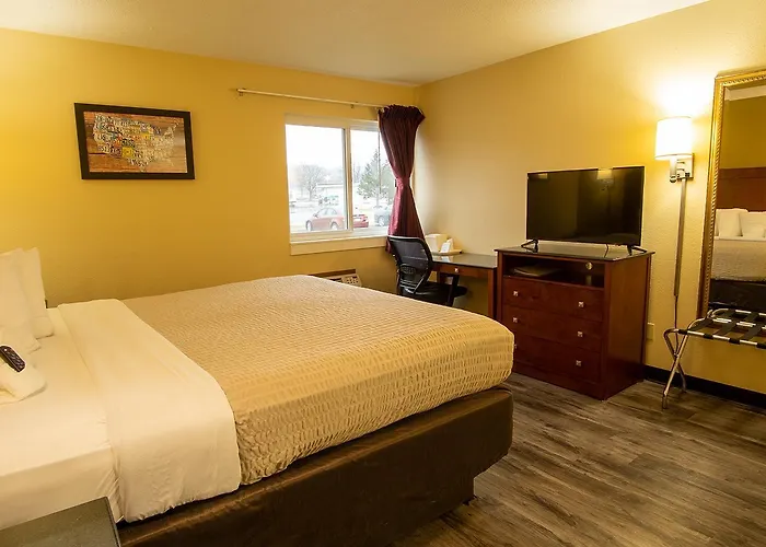 Coratel Inn And Suites By Jasper River Falls