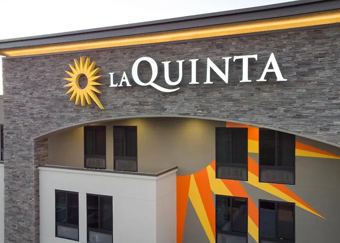 La Quinta Inn And Suites By Wyndham Lincoln