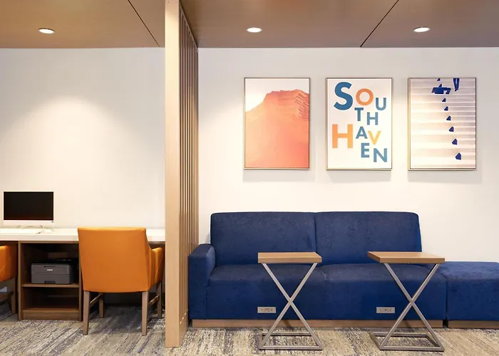 Holiday Inn Express & Suites Clarksville North By Ihg