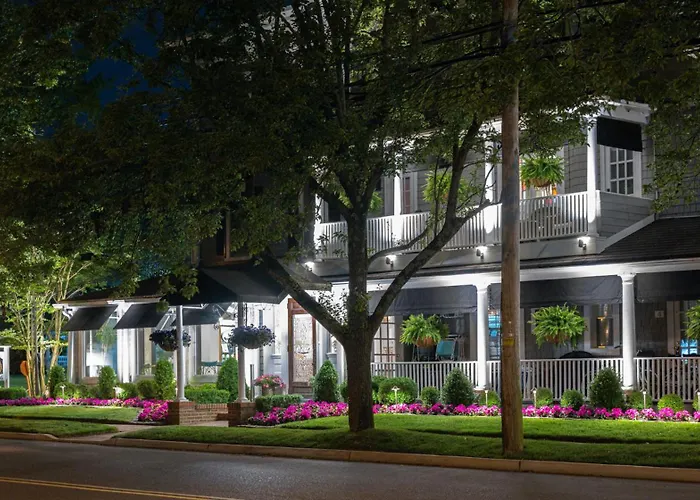 Chateau Inn And Suites