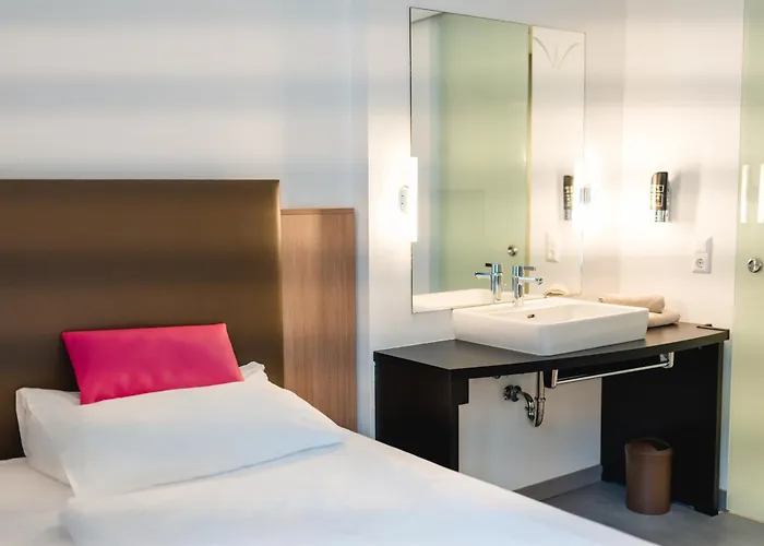 4U Hotel Men Only