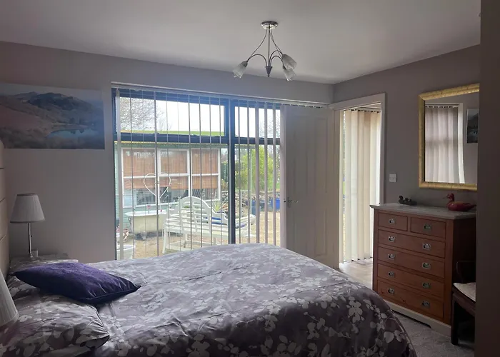Orchard Side Bed&Breakfast