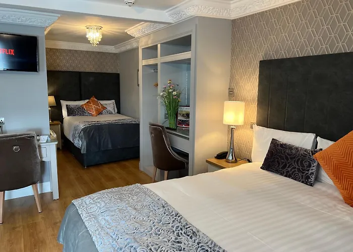 Tf Royal Hotel & Theatre