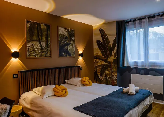 Le Clos Du Pontic Logis Et Cit'Hotel