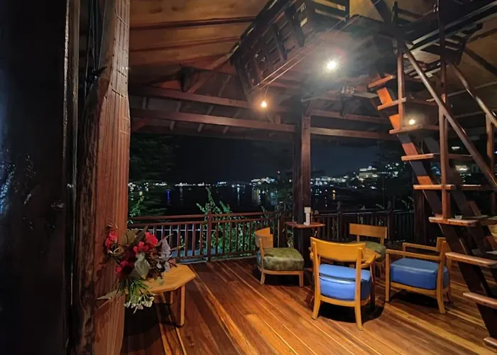 Cool Breeze Authentic Hotel Labuan Bajo Komodo