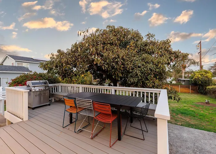 Enc-1035 - Charming Coastal Cottage