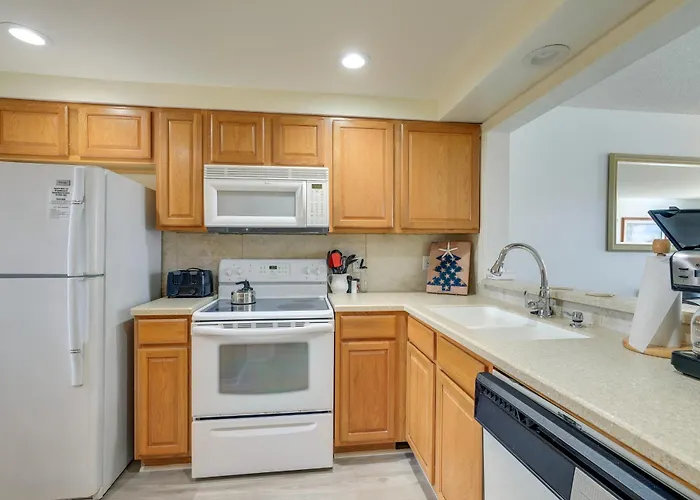 Central Cocoa Beach Condo W/ View, Steps To Beach!