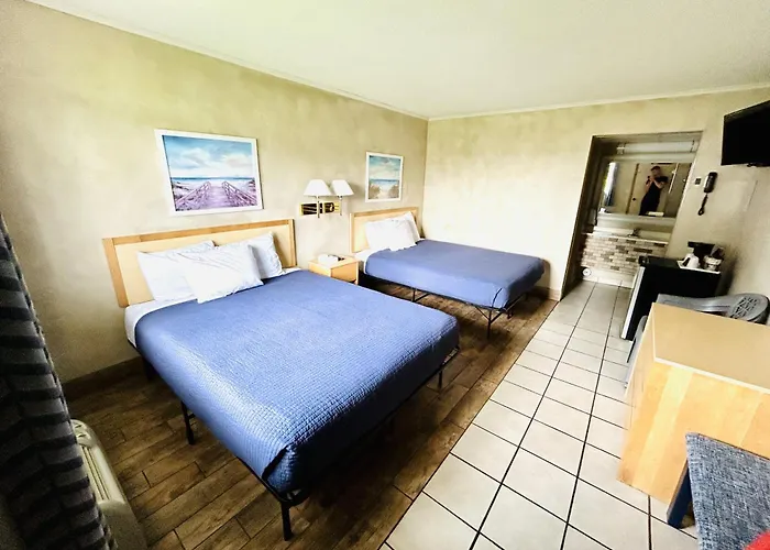 Silver Sands Hotel & Resort