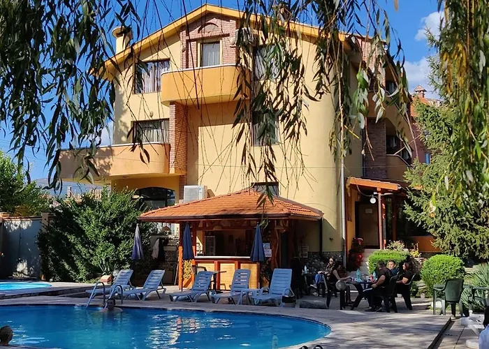 Family Hotel IV