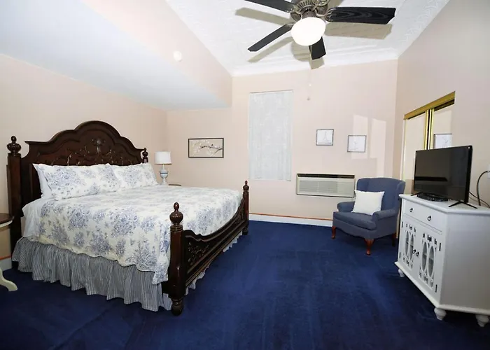 The Eastland Historic Hotel- Hondo Room