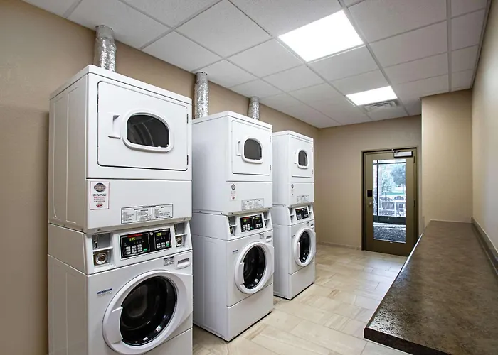 Mainstay Suites Madison - Monona