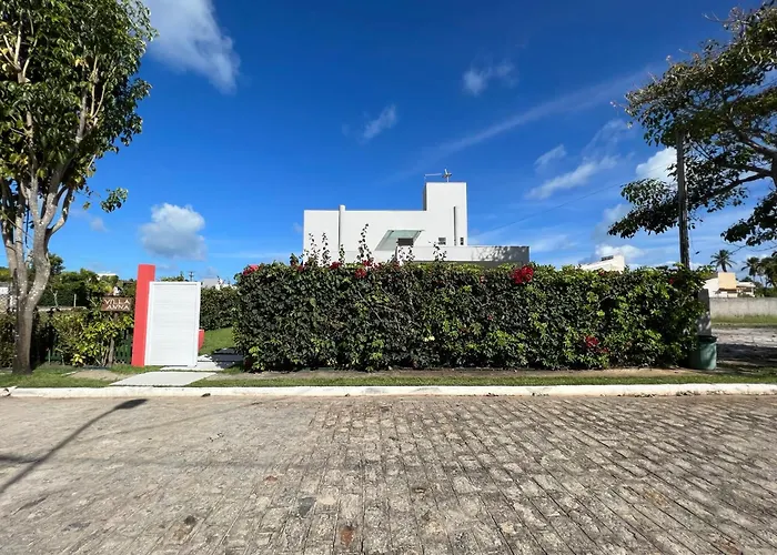 casa de praia com piscina para famílias