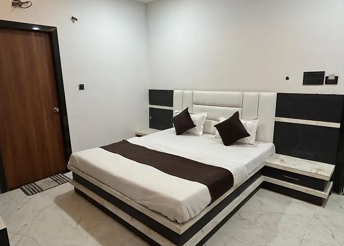 Hotel Shree Ashtvinayak Grand