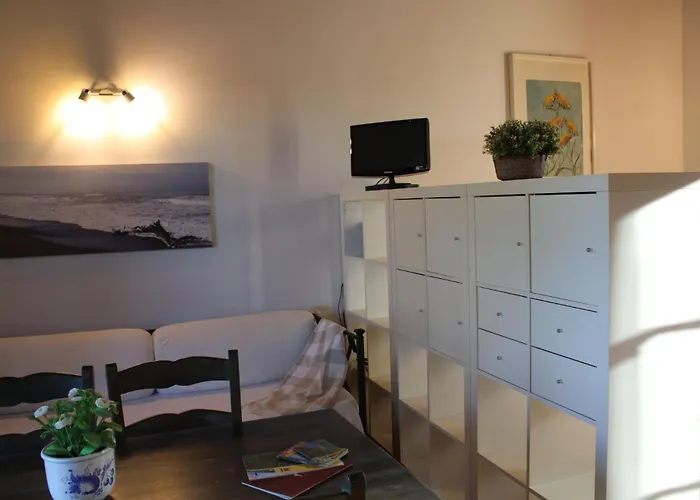 Casa Ale con piscina comune e bellissimo giardino a 5 minuti dal mare