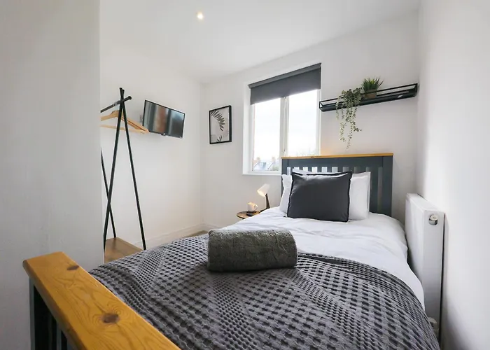 Workstay Albert Road - Contractor & Work Stays