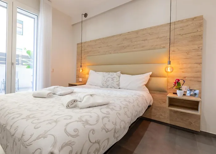 Oneira Rooms