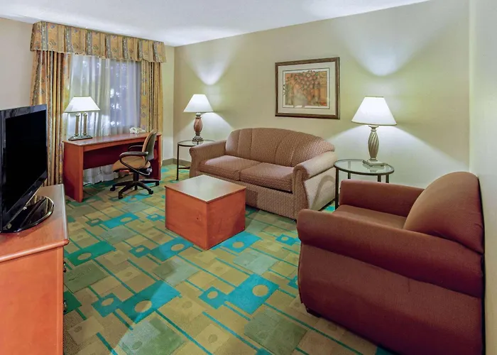 La Quinta By Wyndham Appleton College Avenue