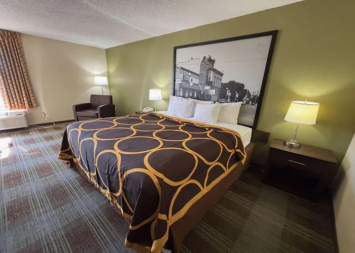 Super 8 By Wyndham Lincoln
