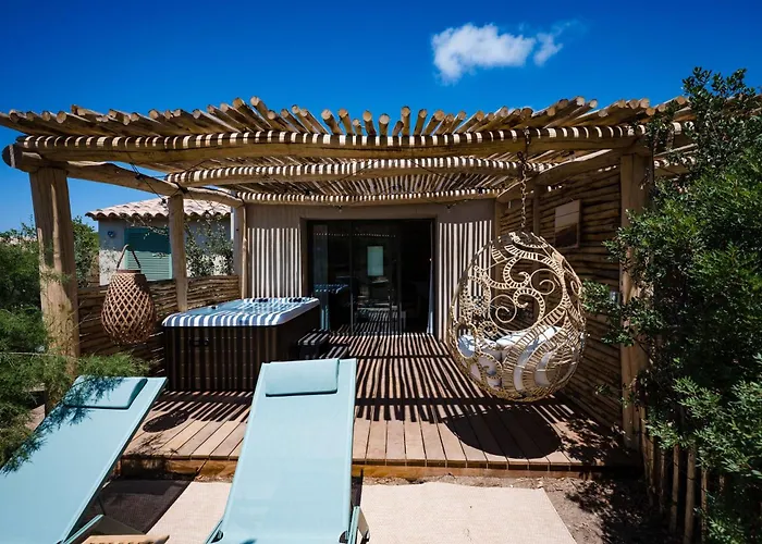 Le Hameau Des Pesquiers Ecolodge & Spa, Curio Collection By Hilton