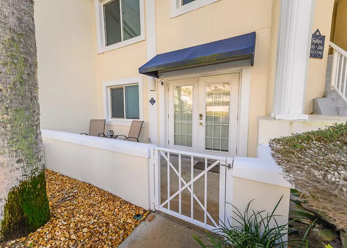 Enchanting 2-Bedroom Ground Floor Beach Condo At Cape Canaveral Wifi & Ac