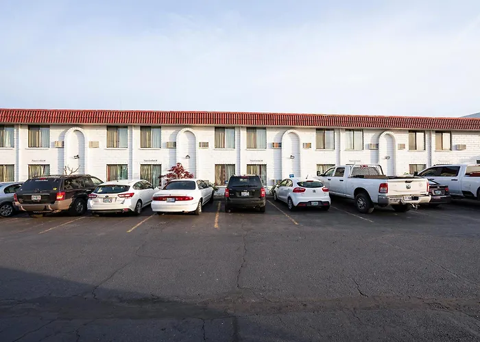 Hermiston Inn & Suites