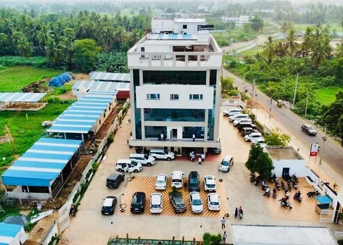 Hotel Gokulam Grand