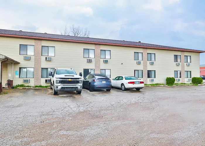 Oyo Hotel Pipestone Mn, Canterbury Park