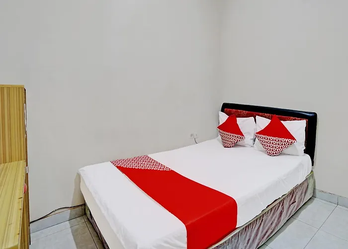 Oyo Life 92190 Arya Guest House