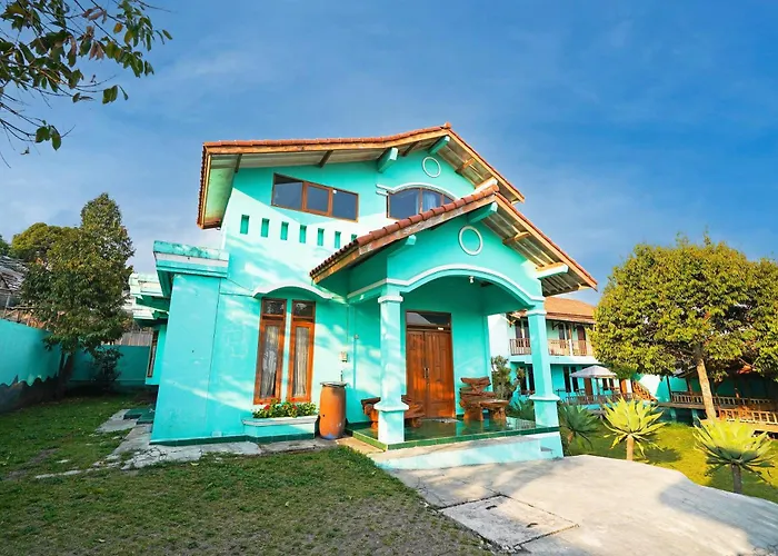 Oyo 93248 Villa Syariah Astuti Lestari