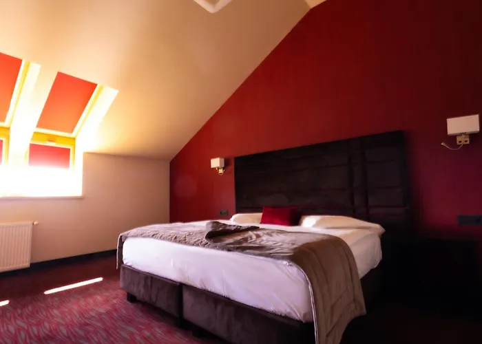 The Fifth Floor By Old Town Hotel