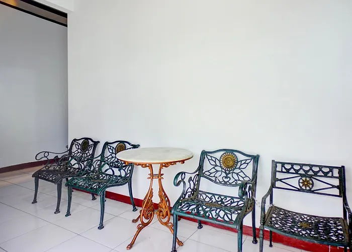 Hotel O Krakatau Near Universitas Muhammadiya Sumatra Utara