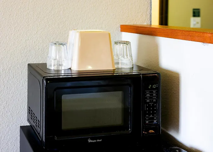 Siletz Bay Beachfront Hotel By Oyo Lincoln City