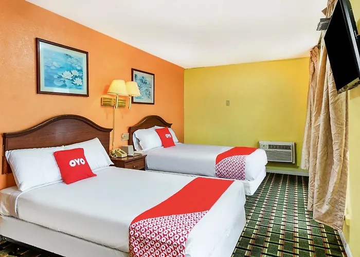 Oyo Hotel Downtown Peoria I-74