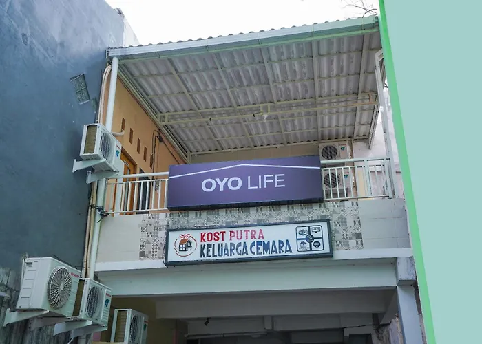 Oyo Life 2619 Kost Keluarga Cemara