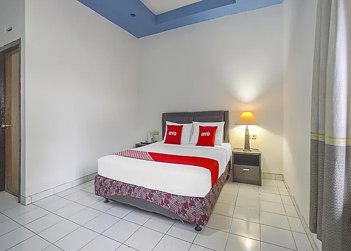 Oyo Life 90589 Palem Garden Hotel