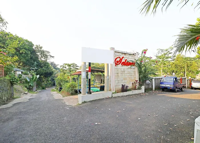 Oyo Life 91504 De Vila Ungu Syariah