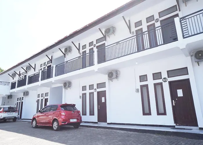 Oyo Life 92886 Rumah Nyaman Radhika 2 Syariah