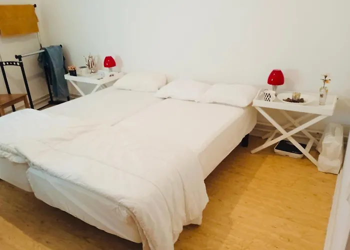 Comfortable Room In Malmoe- Husievaegen 100