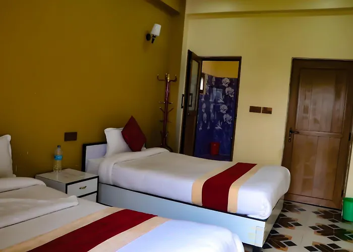 Hotel Flycatcher Chitwan- A Jungle Safari Home