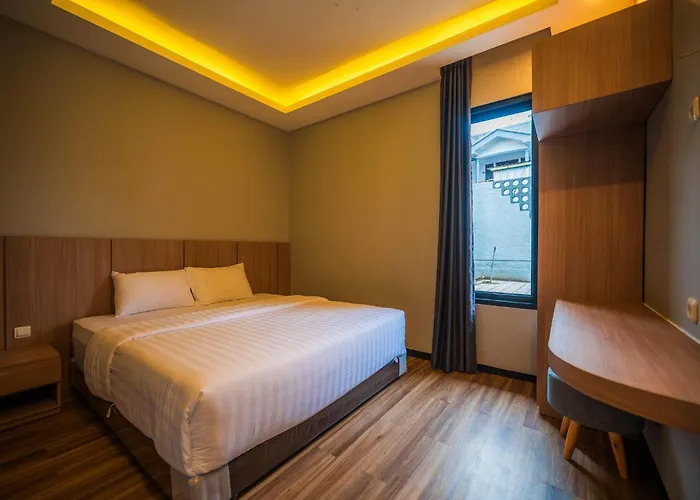 Elge Hotel And Villa Sarangan