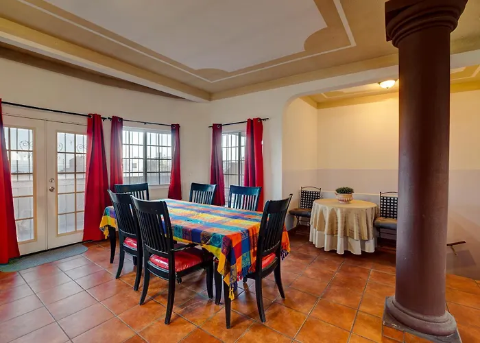 Casa Del Mar-- Sleeps 16, Pool, Ac, Wi-Fi, Near Malecon