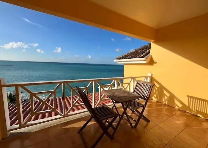 Trafalgar Apartments - Unit #15 Starfish Villa