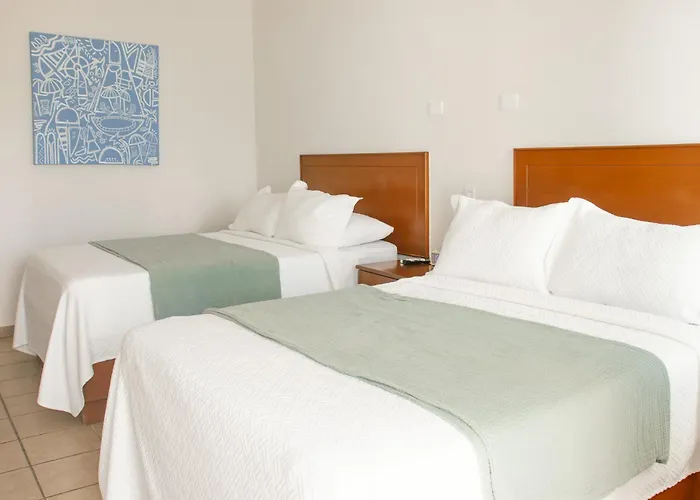 Costa Elegante Hotel & Suites