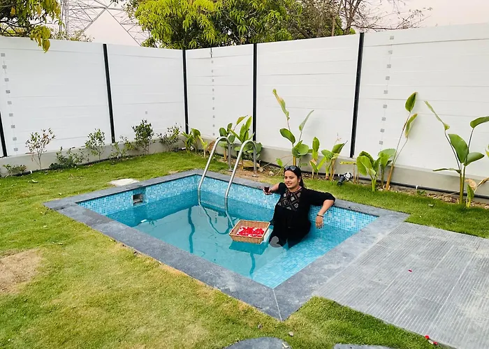 Aura Farms - Private Pool Cottages