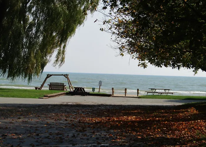Surfside 13 - Cute Lakefront Condo!