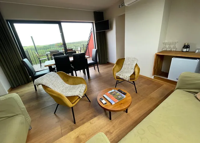 Hallerbos B&B In Bluebell Forest