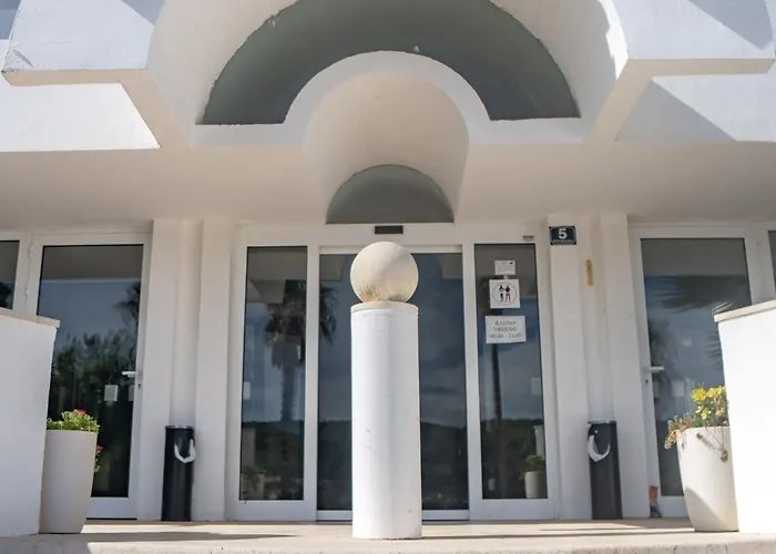 Hotel Issa