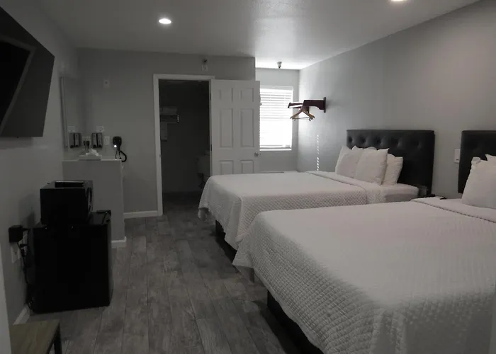 Capri Suites Anaheim