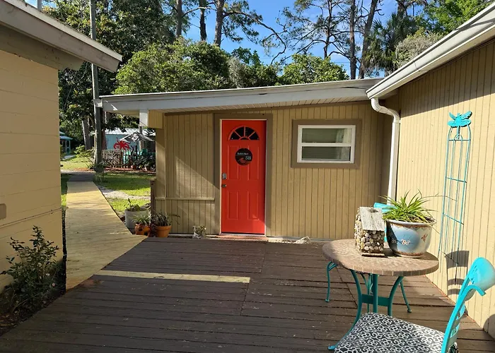 Nature Coast Inn & Cottages