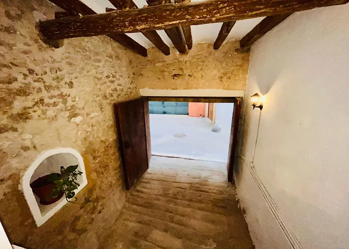 La Bruixota Del Castell